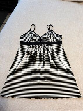Striped Black & White Sleep Chemise pajama large
